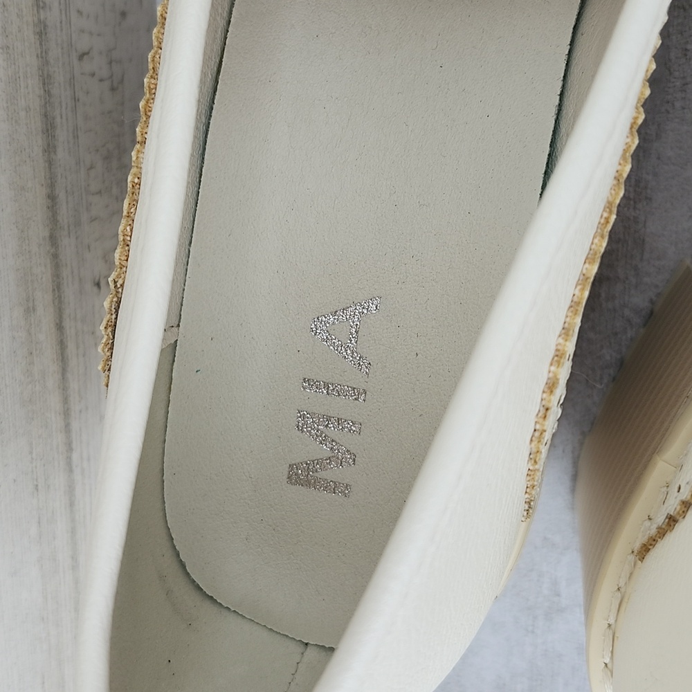 NWOT MIA DEENA HEELED LOAFER - Picture 6 of 9